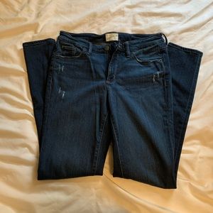 Universal Thread size 4 skinny stretch jeans